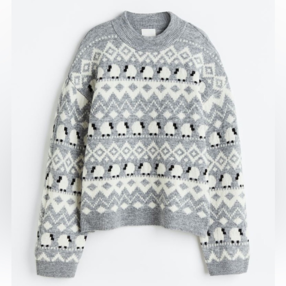H&M Gray and White Patterned Sweater